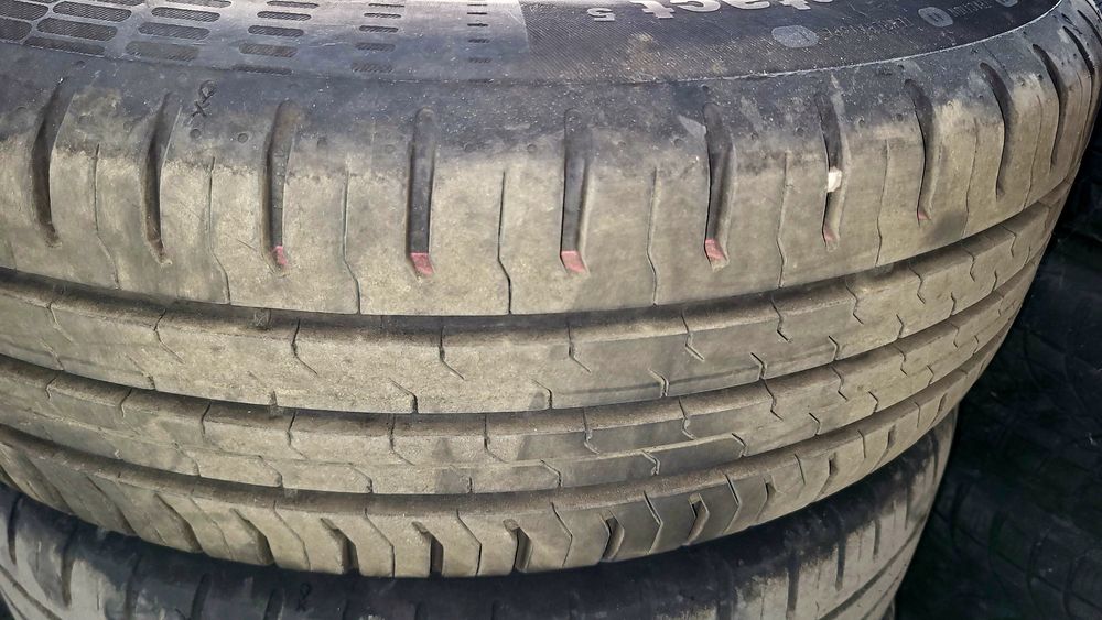 Vând anvelope 185 65 15!