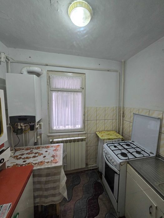 Apartament 3 camere semidecomandat Micro 38