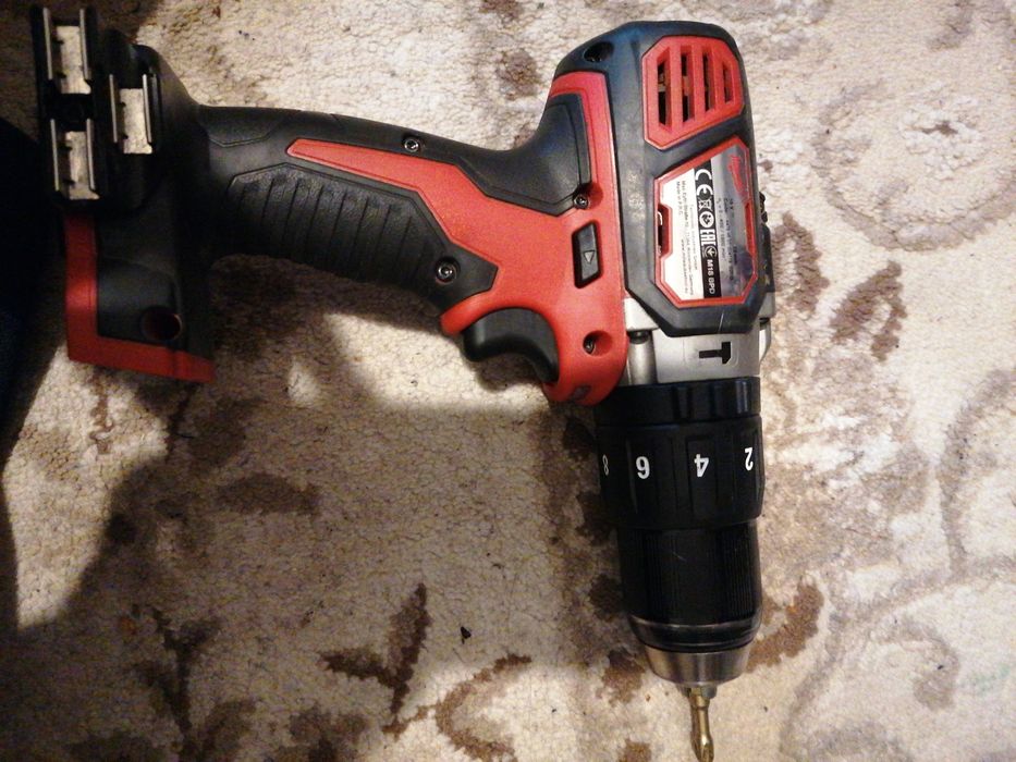 Milwaukee M18  filetanta impact M18