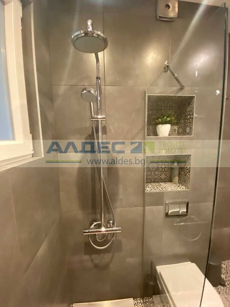 Дава се под наем Двустаен апартамент в София, Център - 68 кв.м за 875 € - Снимка #12