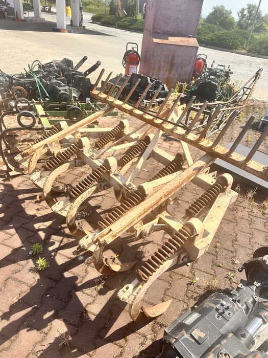 Scalificator tractor