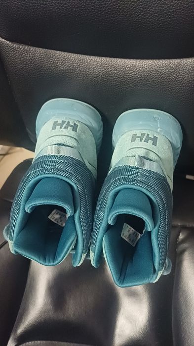 Обувки Helly Hansen