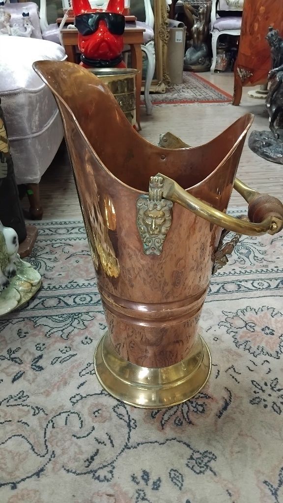 Уникално красива медна кана!