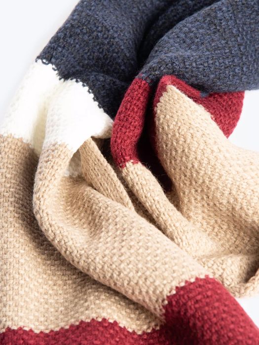 Плетен зимен шал. 12.90лв