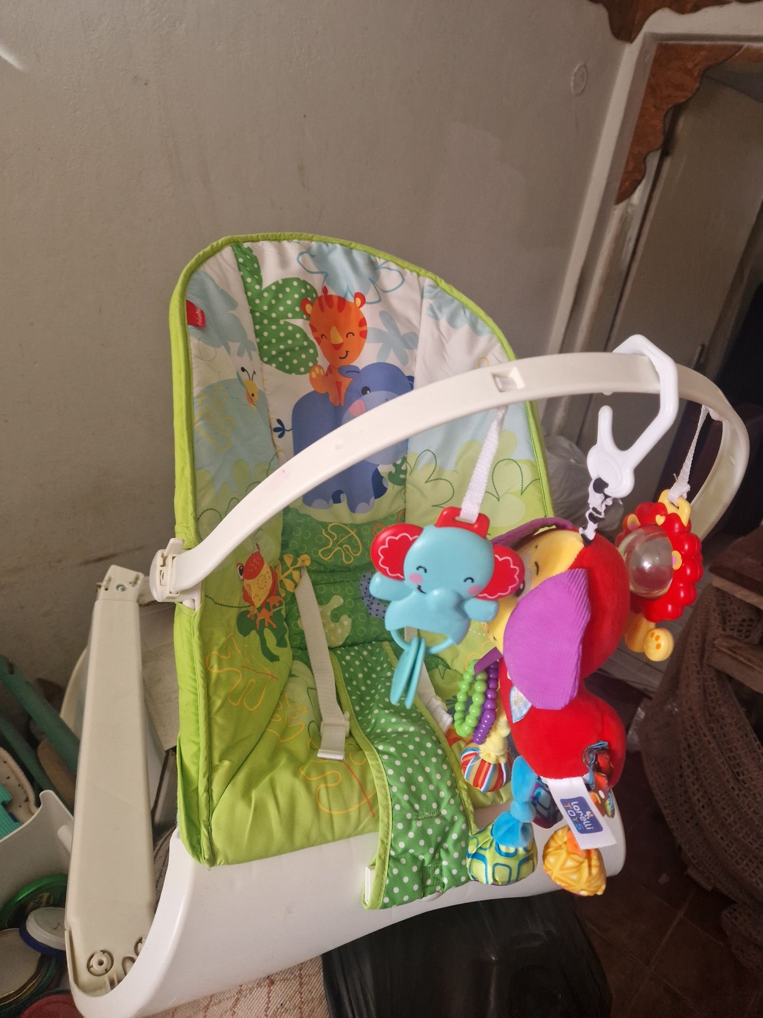 Шезлонг Fisher price с вибрация