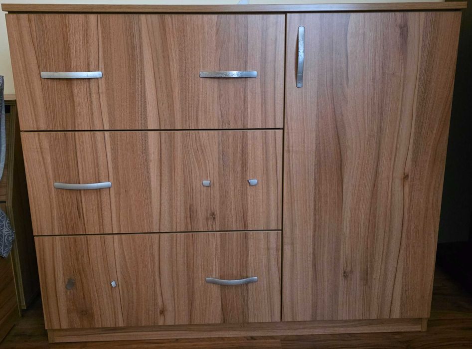 Масивен скрин шкаф комод