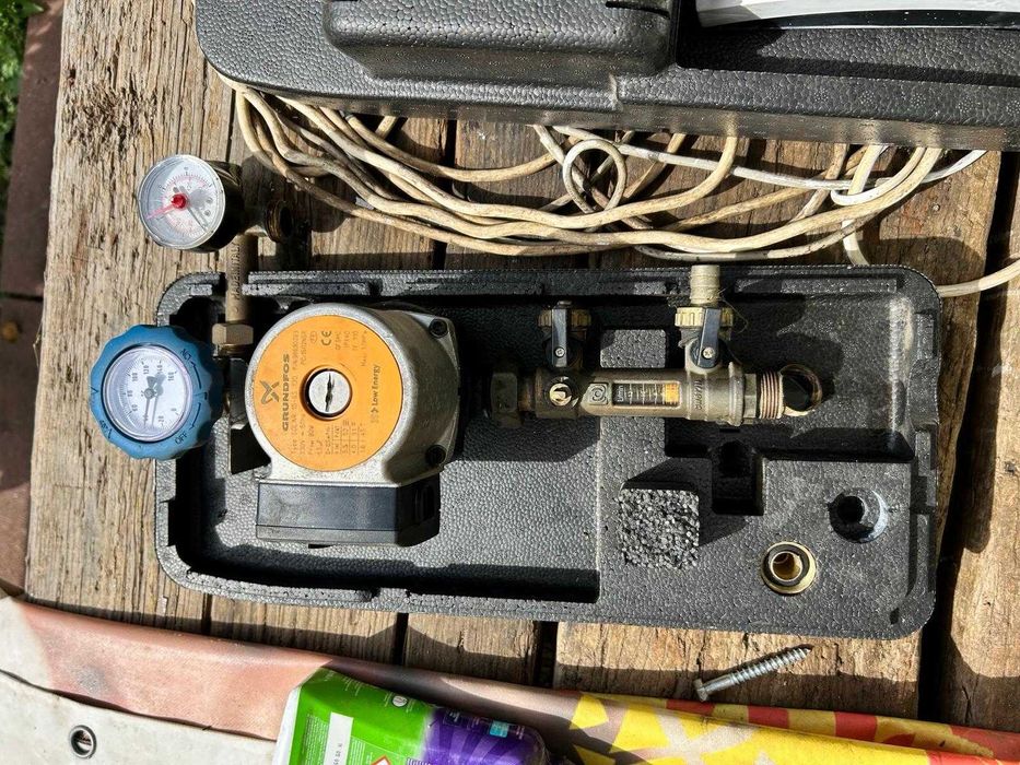 Sistem solar Ferroli presurizat, 20 tuburi vidate