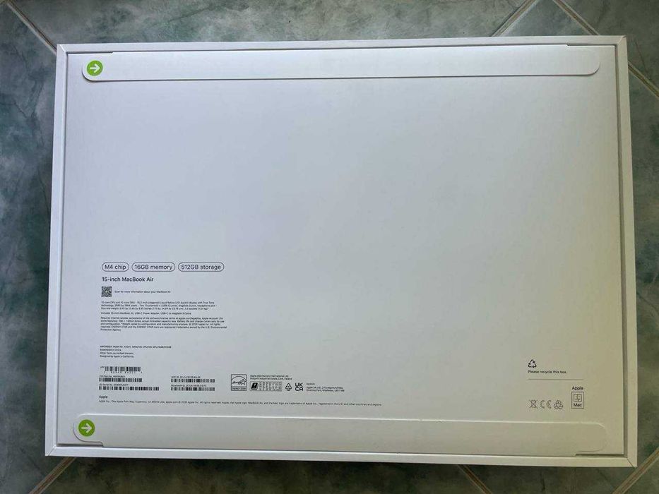 лаптоп mac book air 15 inch 2 броя чисто нови, не отваряни!