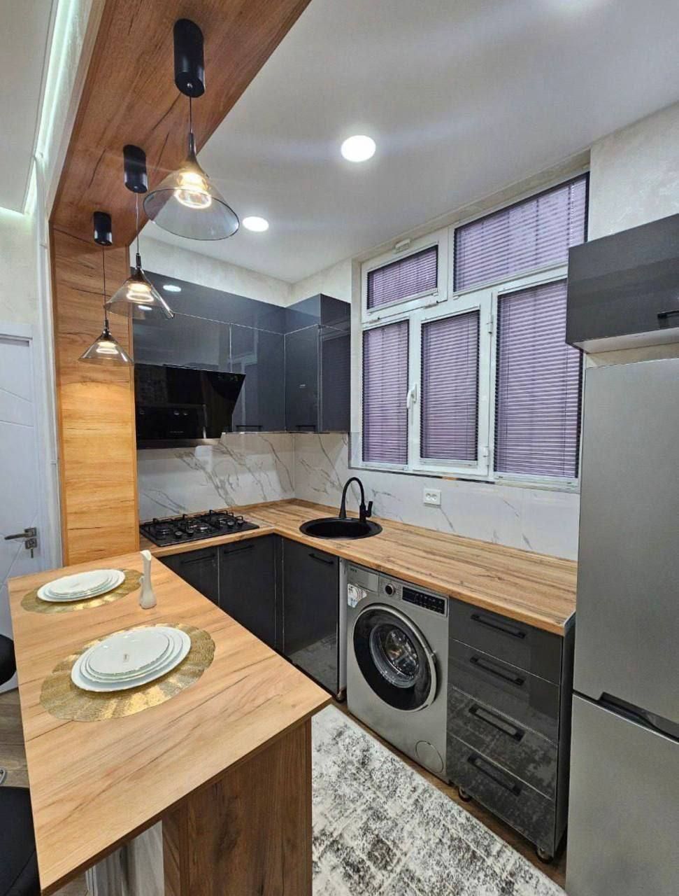 Сдается 2в3 ком квартира на метро Хамза, ор-р: спорттовары, 1м²