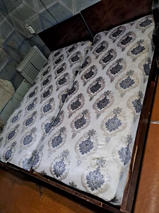 Односпальняя кровать , две штуки