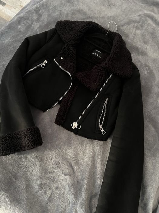 Черно яке Bershka
