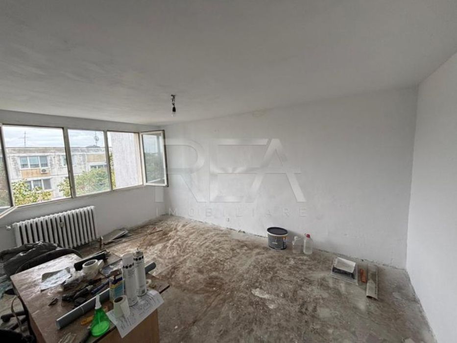 Apartament 4 camere decomandat