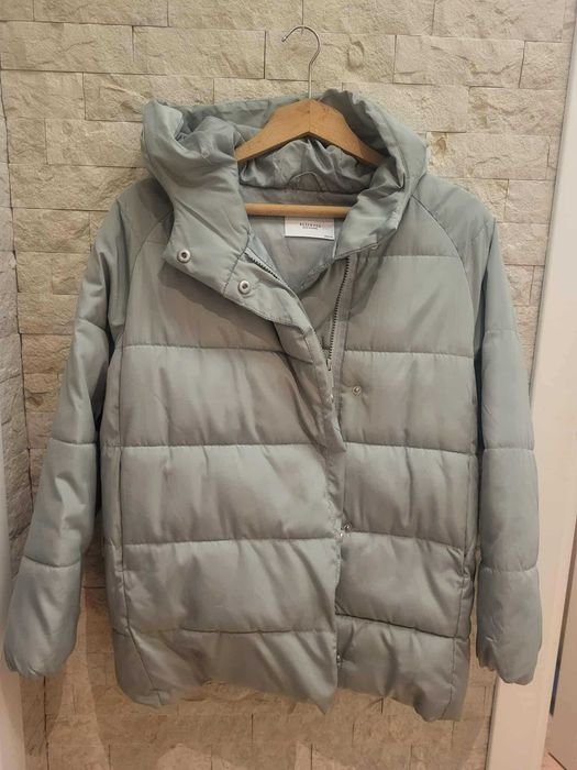 страхотно преходно яке