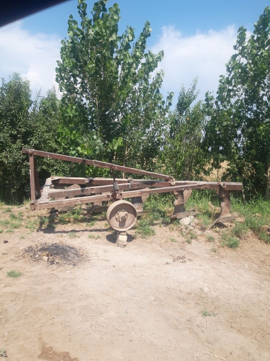 Плуг сотилади 5х35 катта тракторлар учун