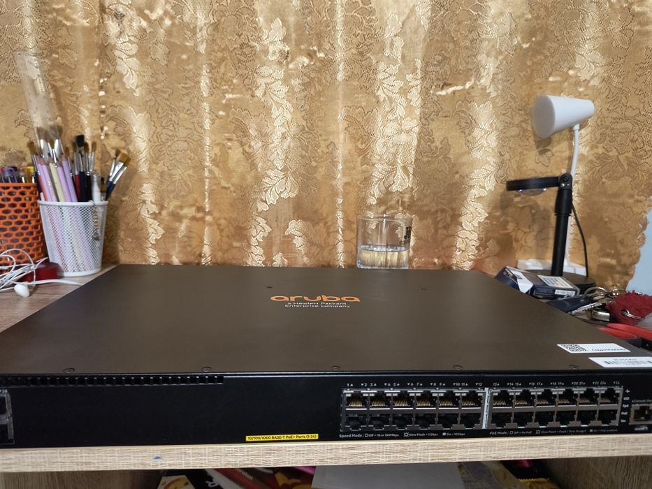 Switch aruba 24 porturi