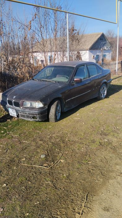 Продам БМВ 36 1.8 не заводится