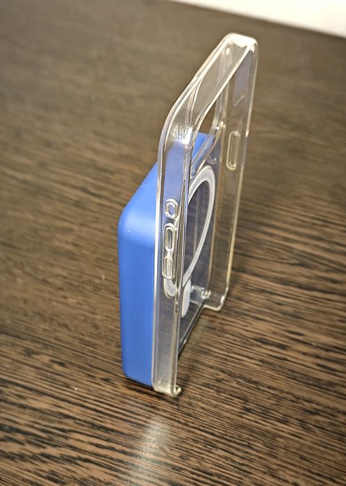 Husă originală pentru iPhone 15 Pro + Powerbank MagSafe 10000 mAh