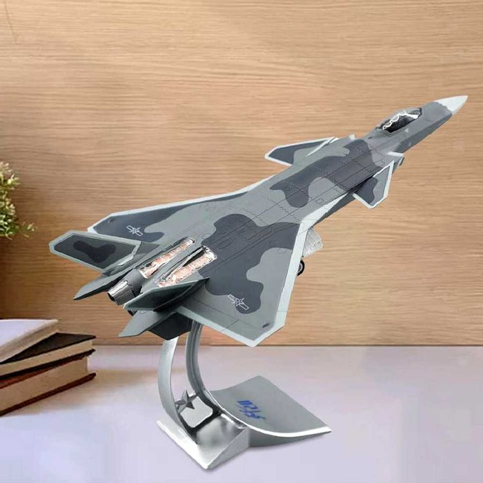Macheta avion metalica 5 gen stealth jet J20/F22 scara 1:72 26cm