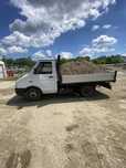 Sort, nisip, balastru, piatra concasată pamant negru pamant nisipos