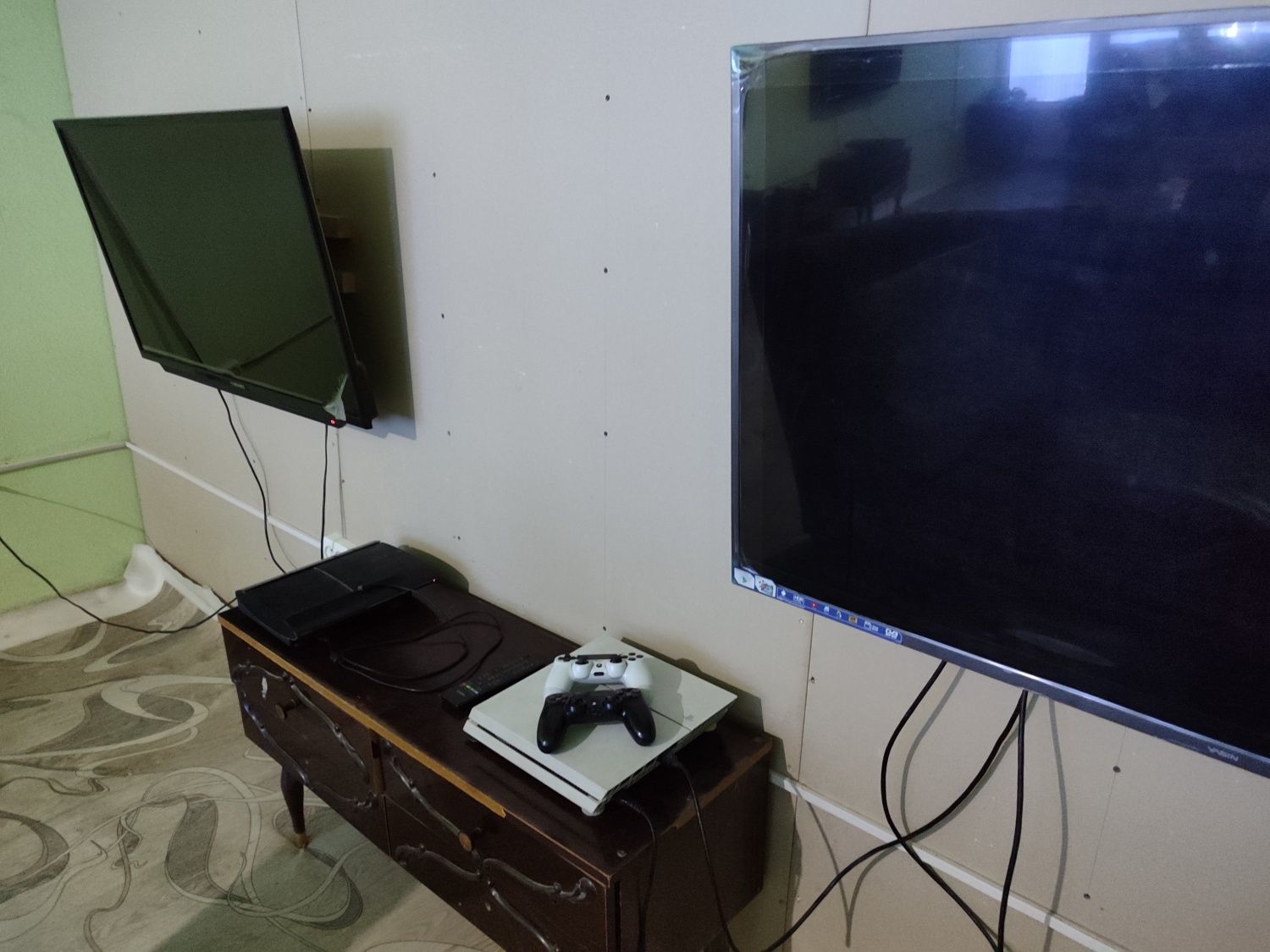 PS3 va PS4 Televizorlari va divanlari komplekt bilan sotilaladi.
