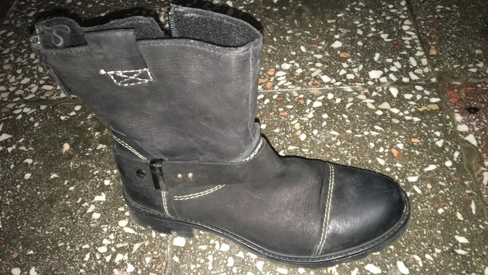 Ghete damă, din piele, bune pt mărime 38,5, încălțate o dată