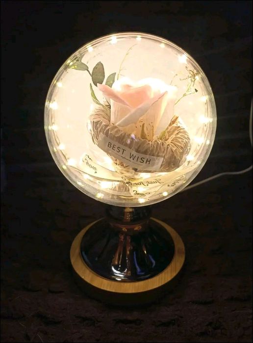 Нежна куполна лампа с роза и мило послание