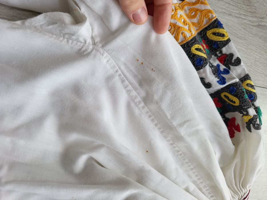 Ie veche traditionala autentica