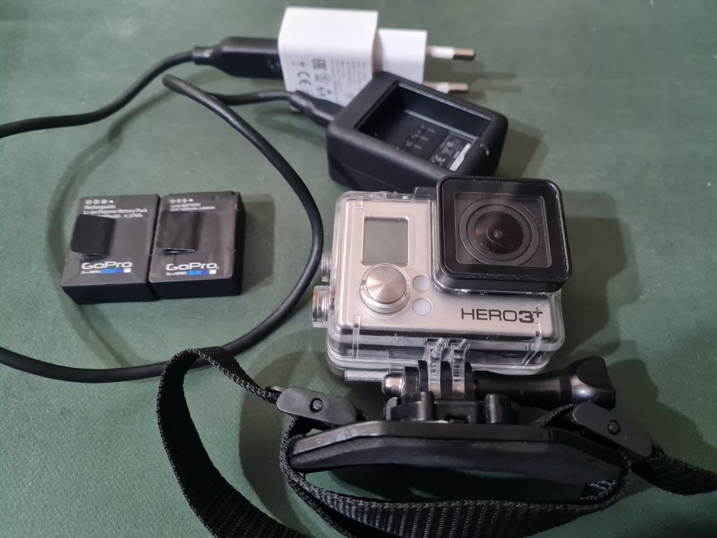 GoPro Hero 3+ Silver + 2baterii + incarcator + carcasa etansa