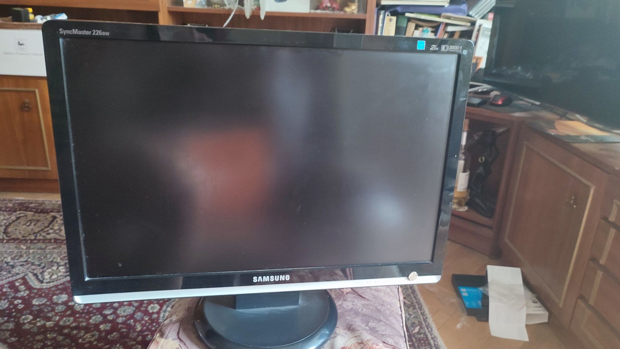 Отличен Samsung 226 BW 22"