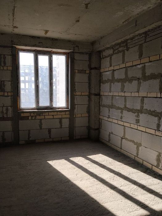 Kriti tomonda 2 xonali korobka sotiladi