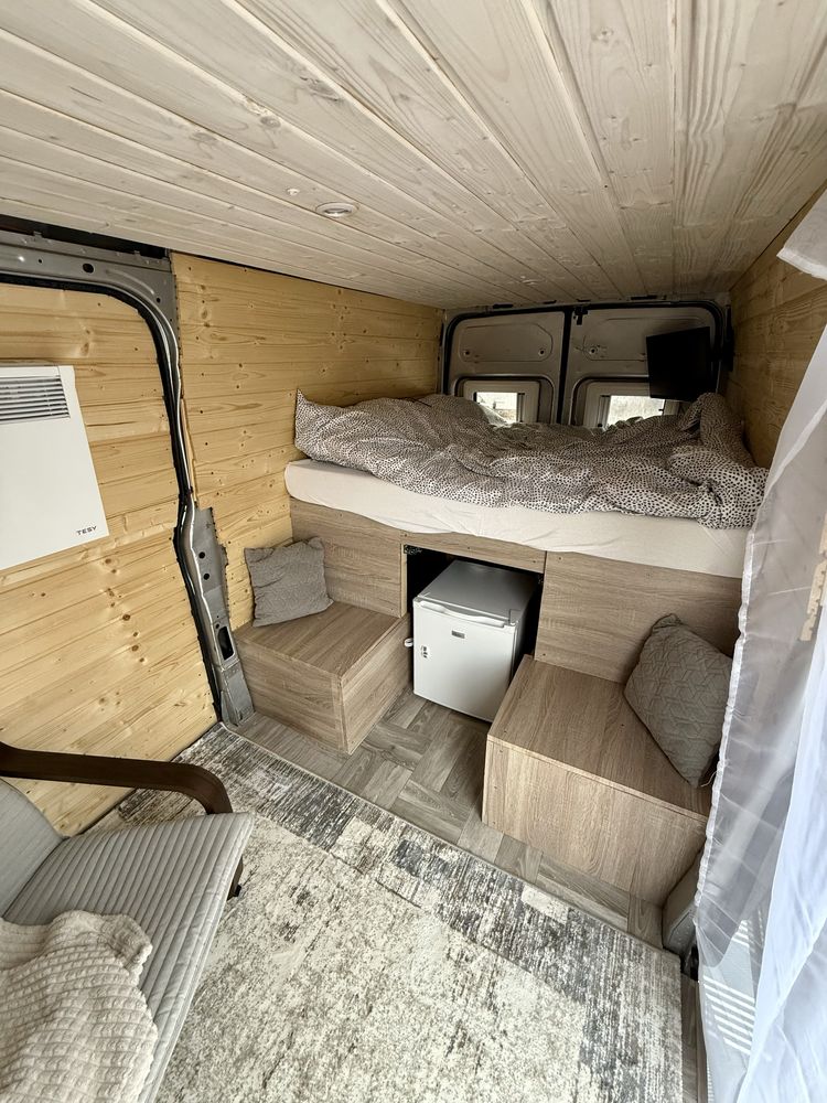 Ford Transit с място за сън
