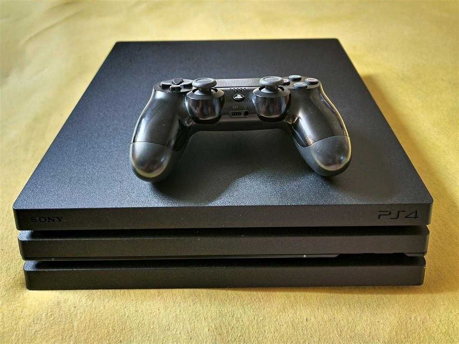Playstation 4 / PS4 Pro, нов SSD 1TB, игри, напълно обслужен