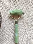 Jade roller/Rola JAD texturat pentru masaj facial si corporal