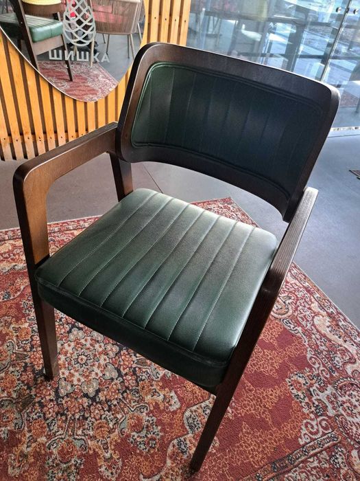 Продам Стулья для ресторана — 43 шт.