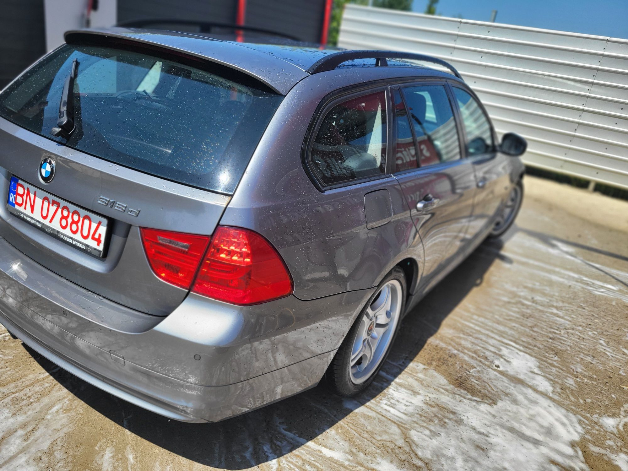BMW  318d  e91 2.0