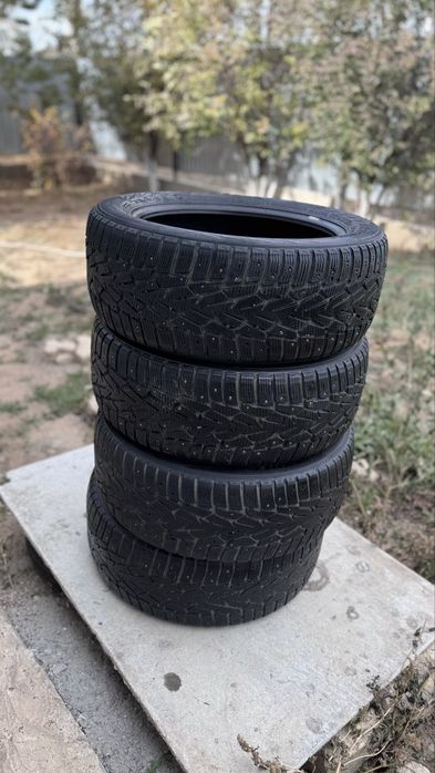 Продам шипы в хорошем сост 215/55/17