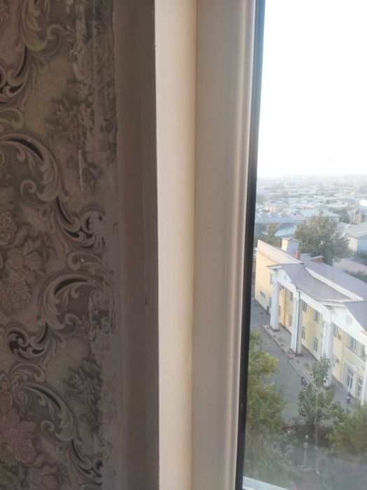 Отделка откосов после установки окон и дверей -демонтаж старых.