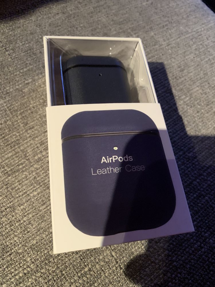 Husa AirPods Leather Case
