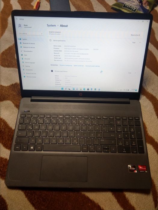 Laptop HP 15,Ryzen 3-3250u,8gb ram, ssd 256gb