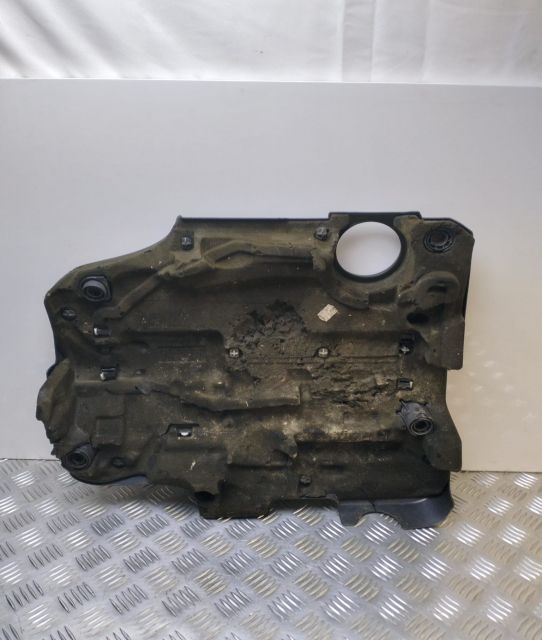 Capac motor protectie Volkswagen VW Passat B7 seria