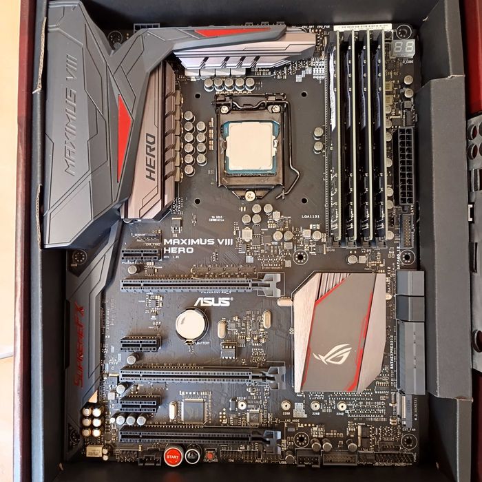 Placa baza gaming ASUS Maximus VIII Hero Z170 Max i7 7700k cutie RGB
