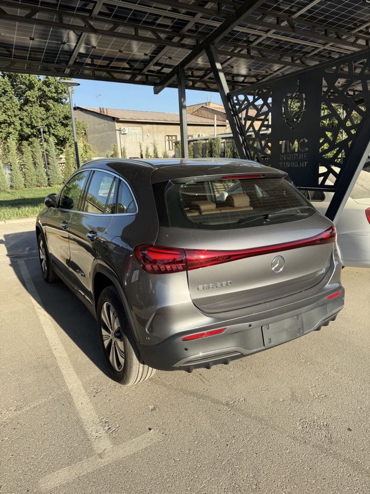 Mercedes Benz EQA 260
