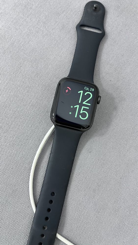 Apple watch SE  смарт часы