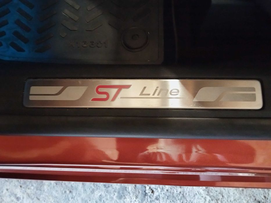 Ford Kuga ,2021 ,model STline ,motor 1500 cm ,150 cp,
