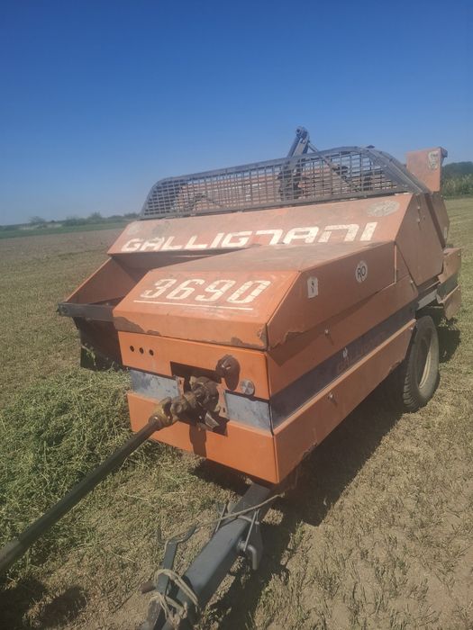 Vând presă Gallignani 3690