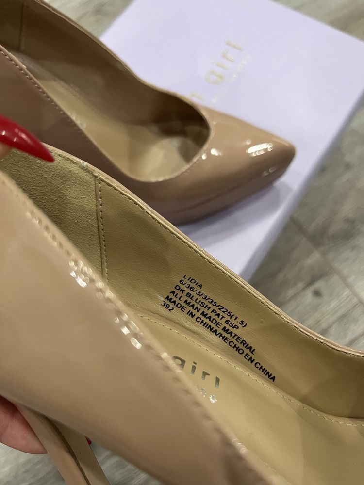 Дамски бежови обувки с висок ток Steve Madden 36 номер