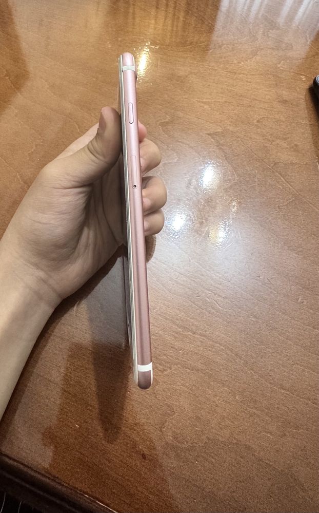 Продаю IPhone 7 Plus(на все вопросы отвечу на ватсап)