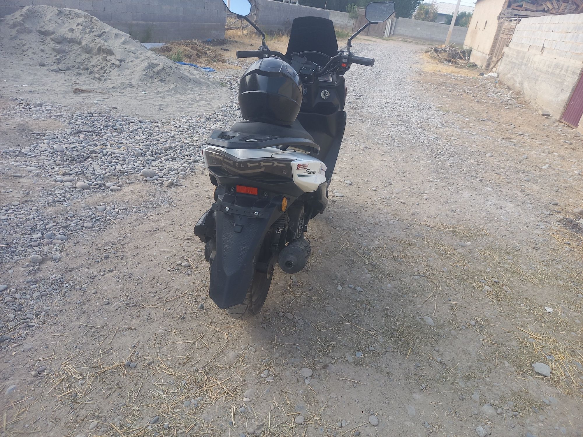 Sotiladi skuter yaxshi holati