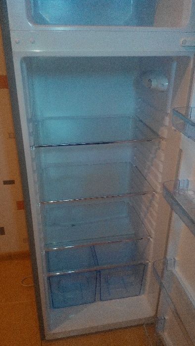 Artel Холодильник сотилади (продаётся)