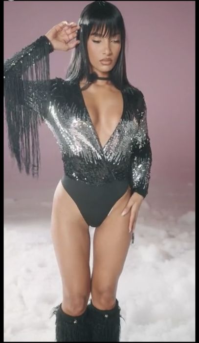 Body cu paiete argintii si negre
